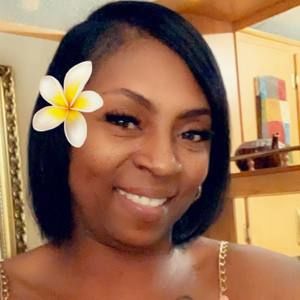 Meet your Posher, Peachess